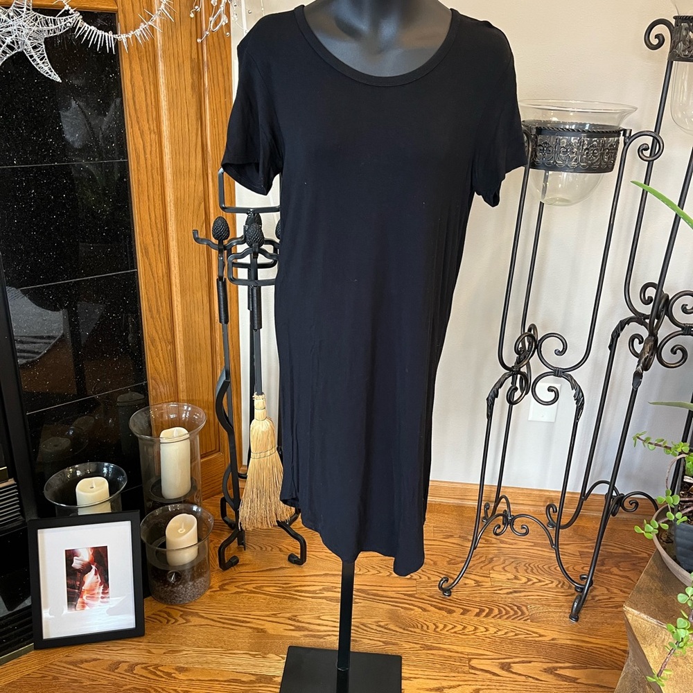 Black Short Sleeve Dress